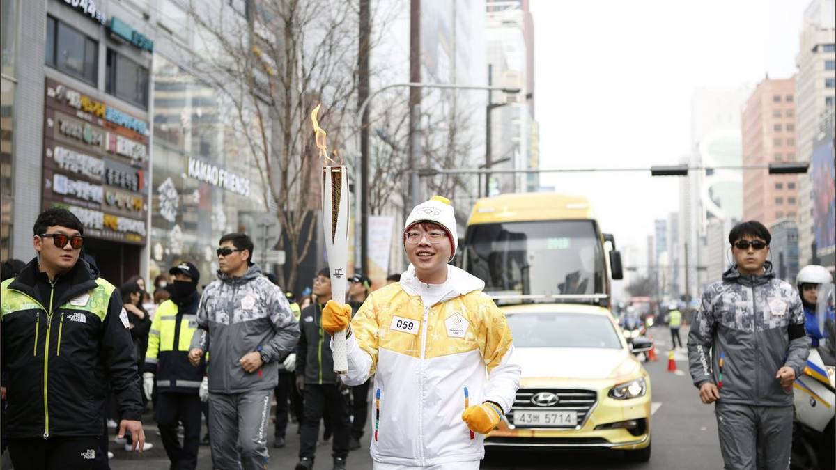 Den Abschluss machte Jungler Go "Score" Dong-bin. Damit setzten die Veranstalter ein klares Zeichen: eSports gehört in Südkorea schon längst zur alltäglichen Sport-Szene