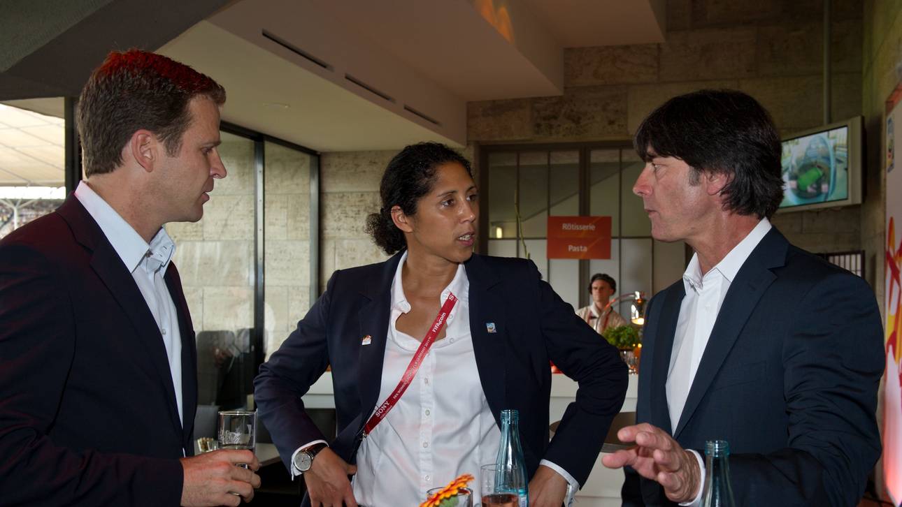 Jones stolperte über Bierhoff