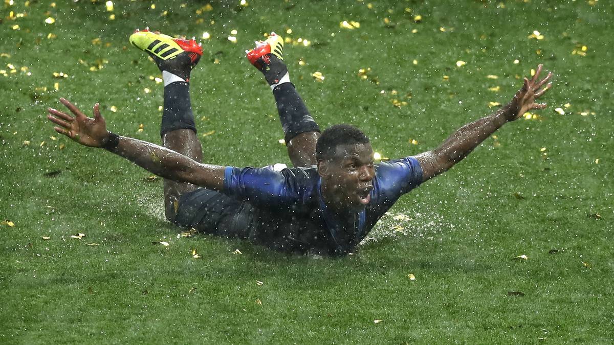 PAUL POGBA: Die Eltern des Mittelfeldstars kommen aus Guinea, Pogbas ältere Brüder wurden noch in Afrika geboren
