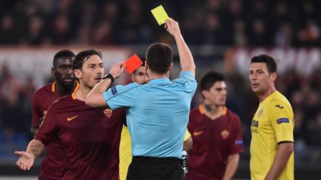 Auch Francesco Tottis Protest verhindert Antonio Rüdigers Platzverweis nicht