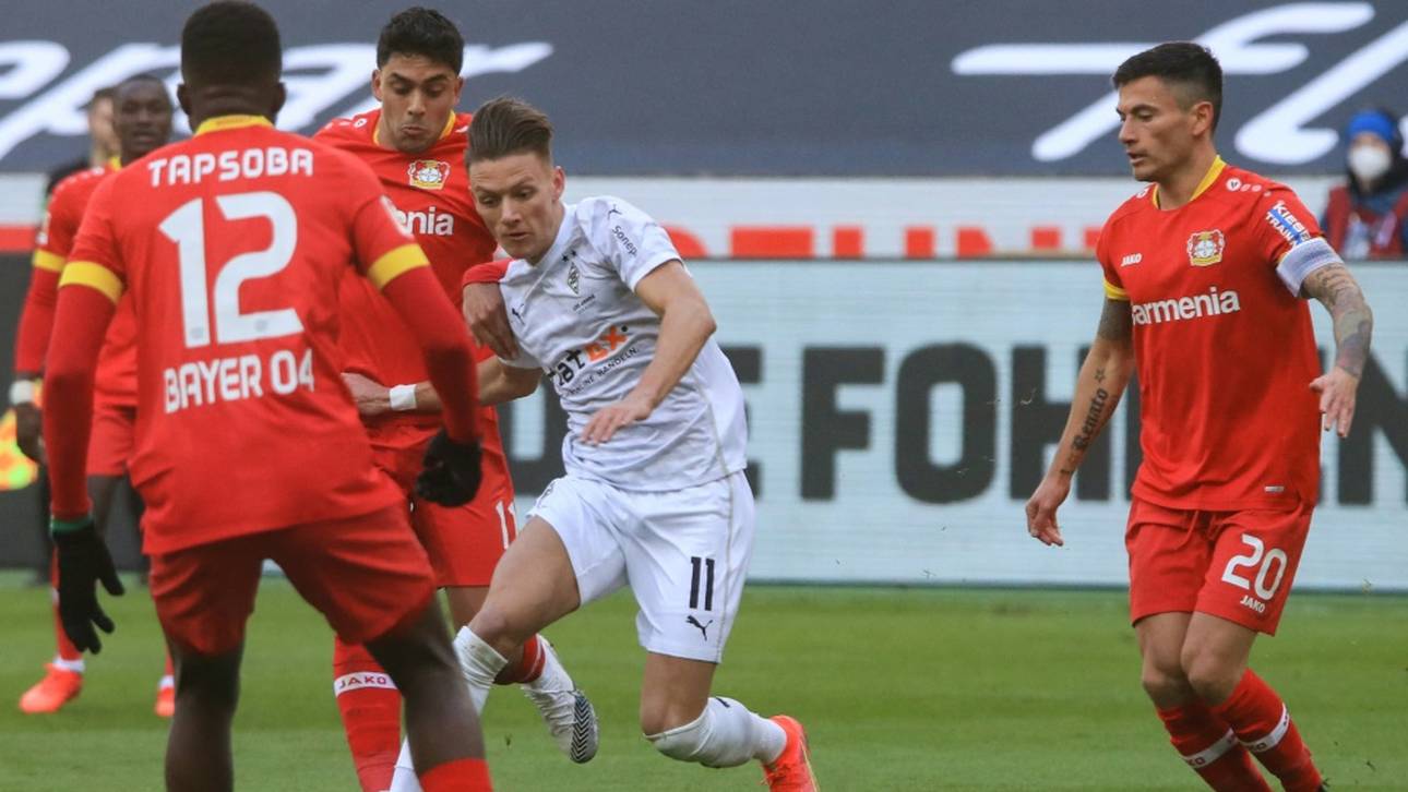 Bayer siegt im Duell der Enttäuschten