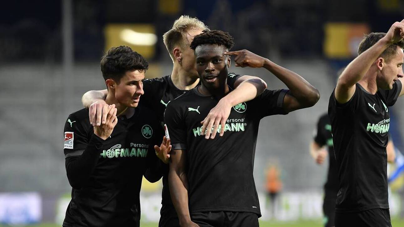 Fürth verdrängt HSV von Platz zwei