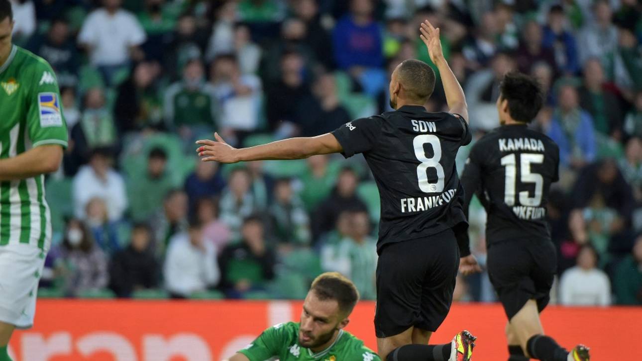 Frankfurt siegt in Sevilla