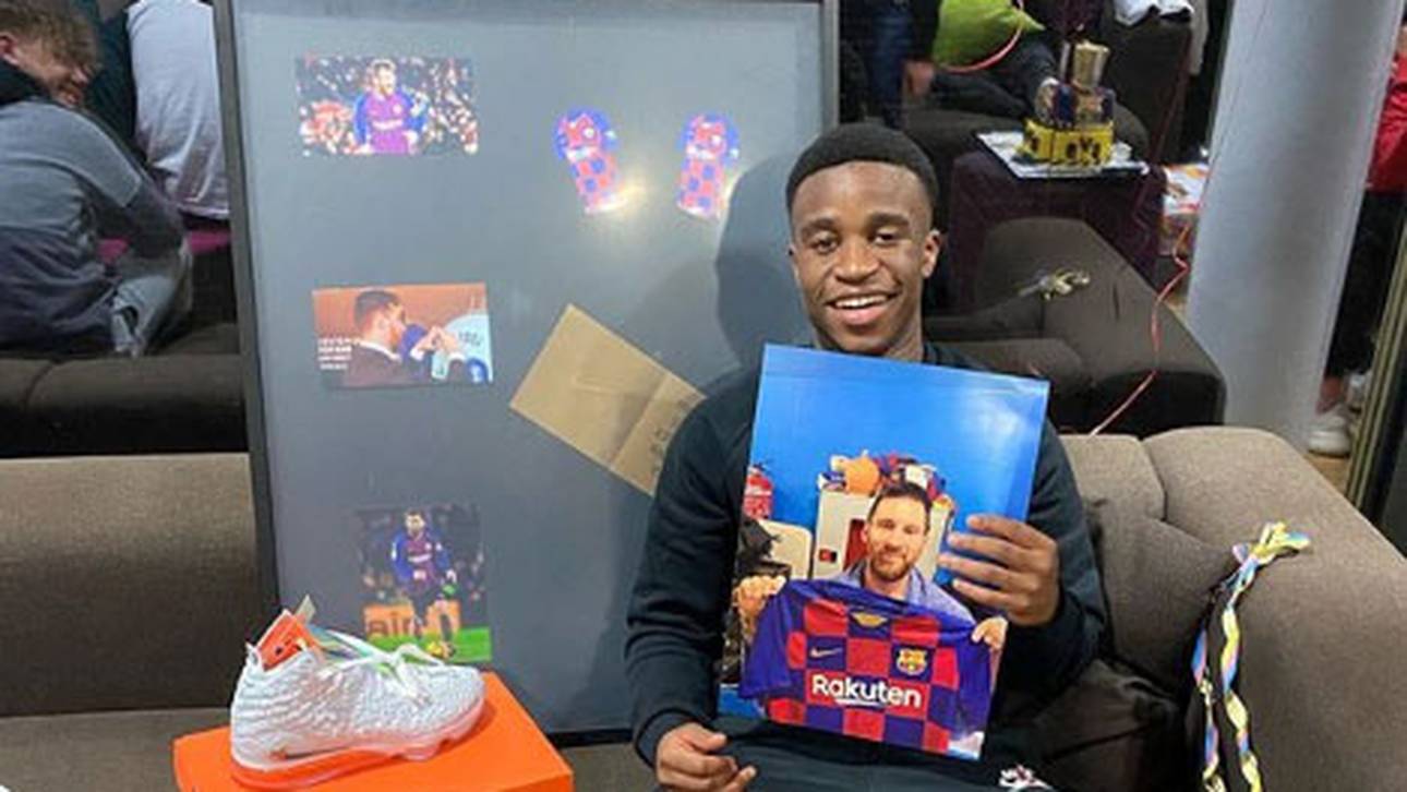 Messi beschenkt BVB-Juwel Moukoko