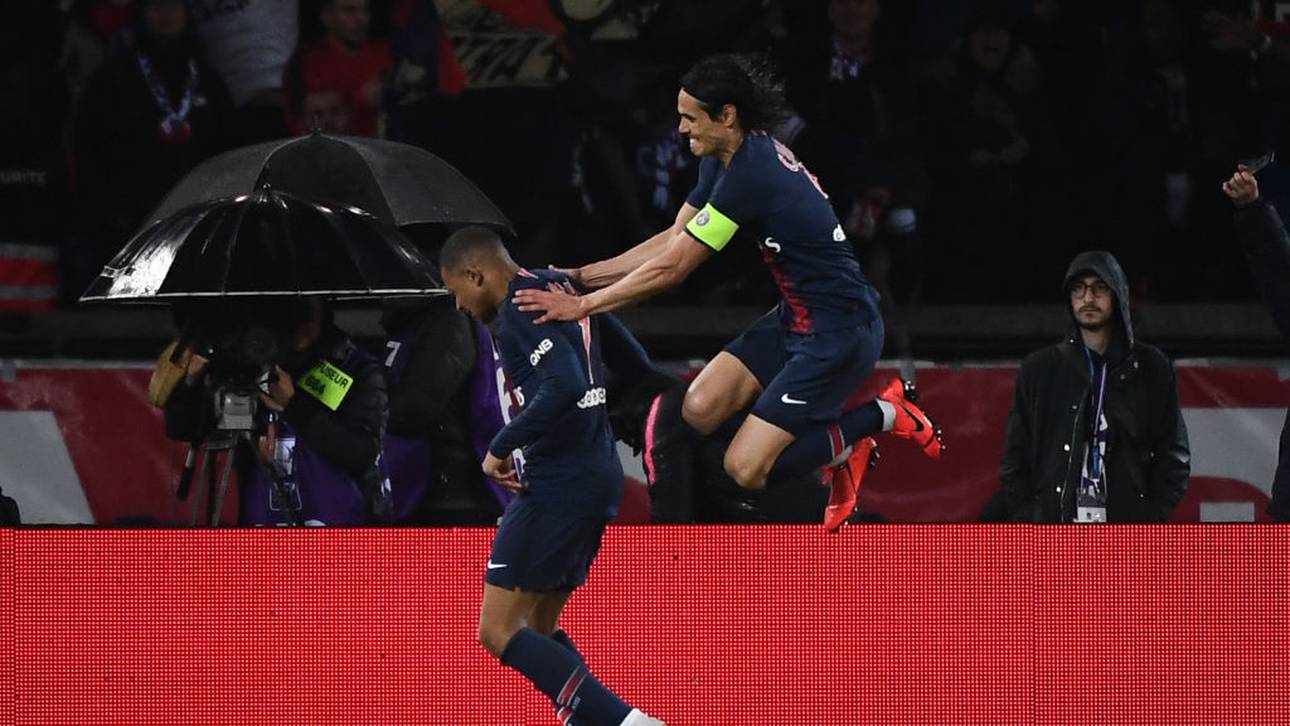 Kylian Mbappé (l.) und Edinson Cavani jubelten einst gemeinsam. Nun verbindet das Duo nichts mehr.
