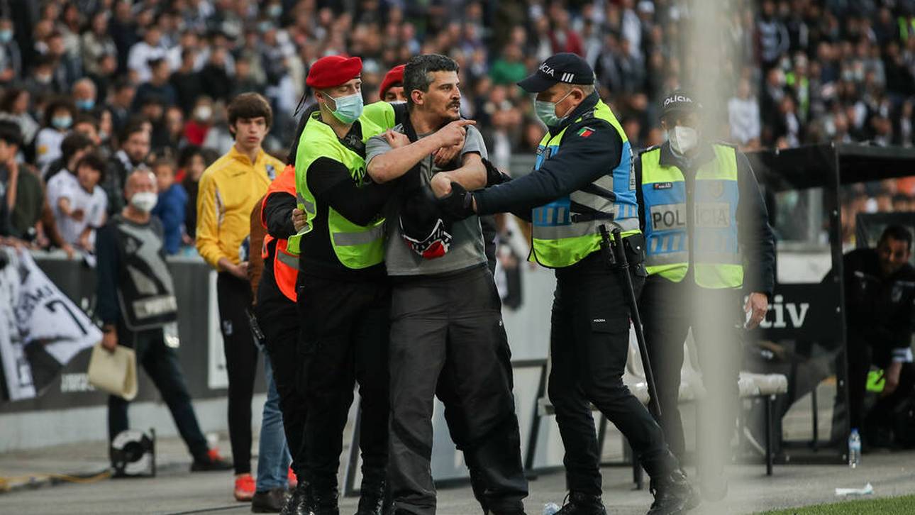 Unfassbar: Fan tritt nach Spielern