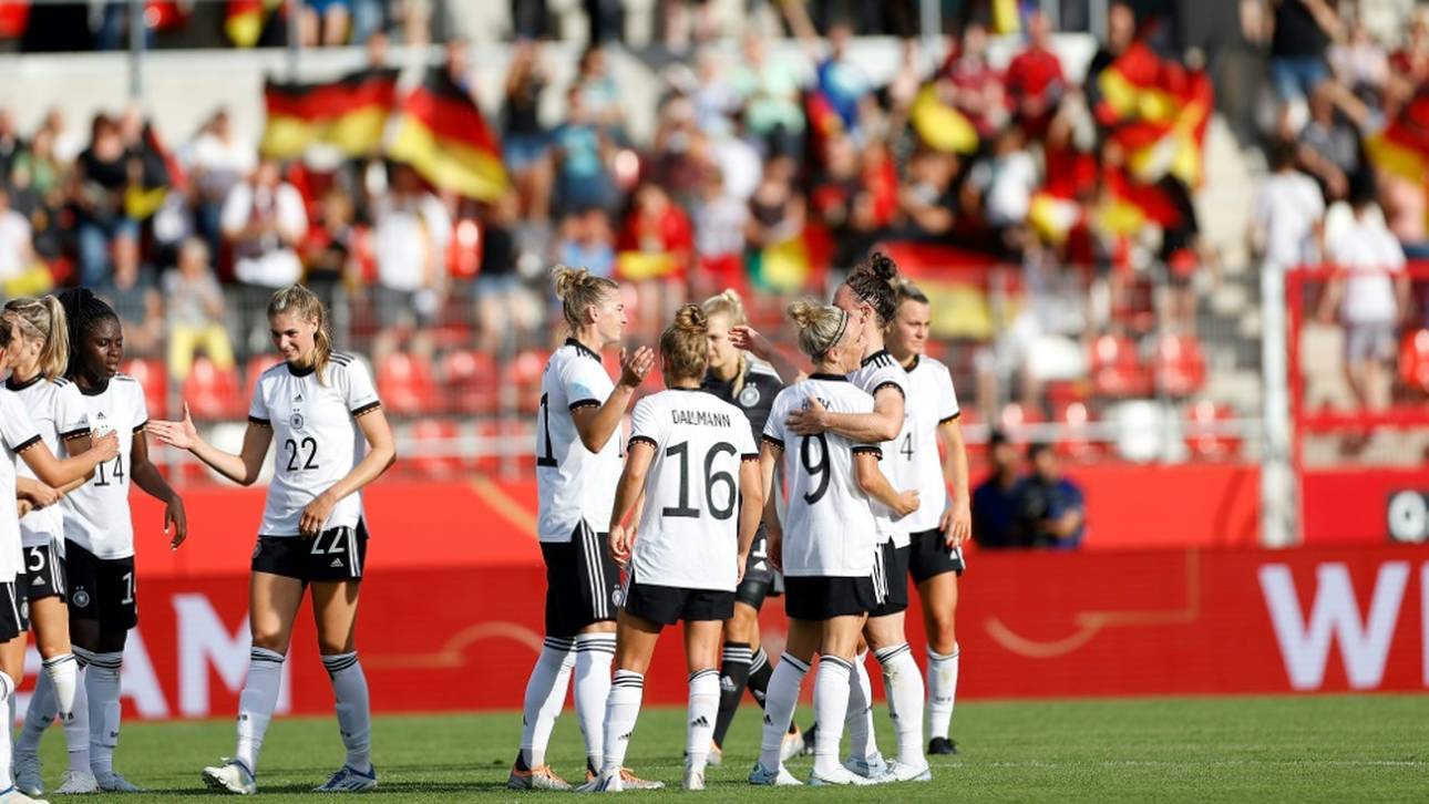 DFB-Frauen in der Heimat gelandet
