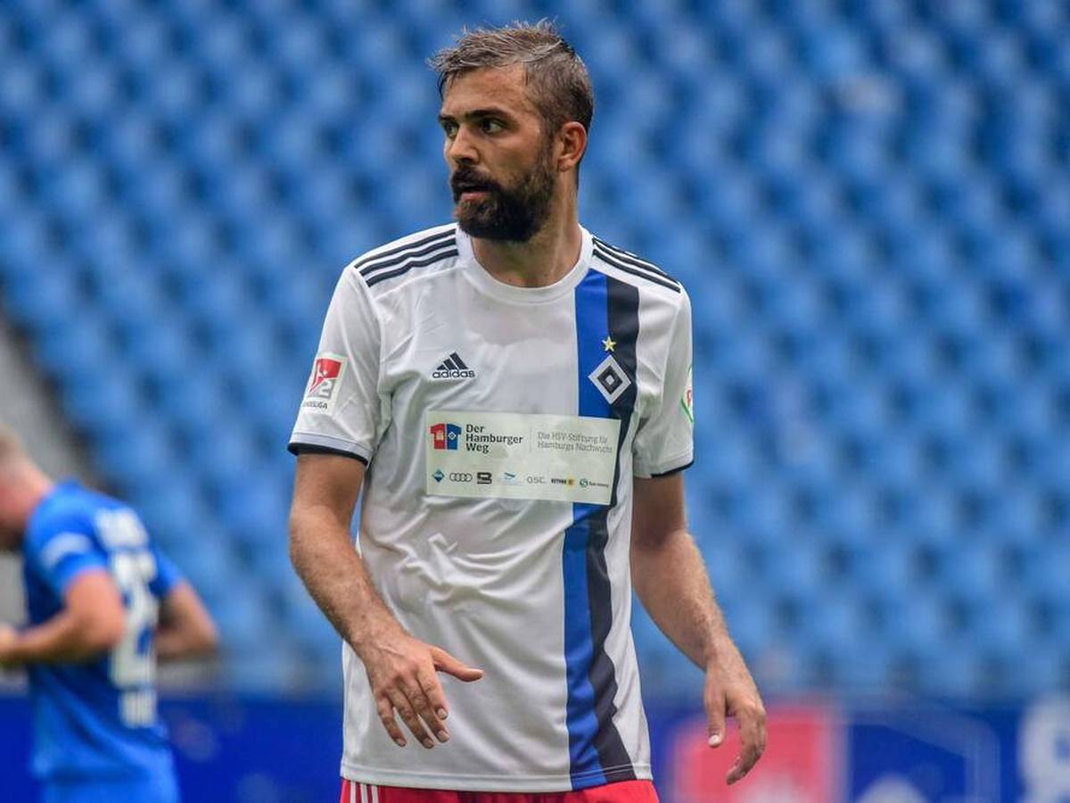 2 Liga Jurgen Hunke Pladiert Fur Hsv Trikot Ohne Sponsor
