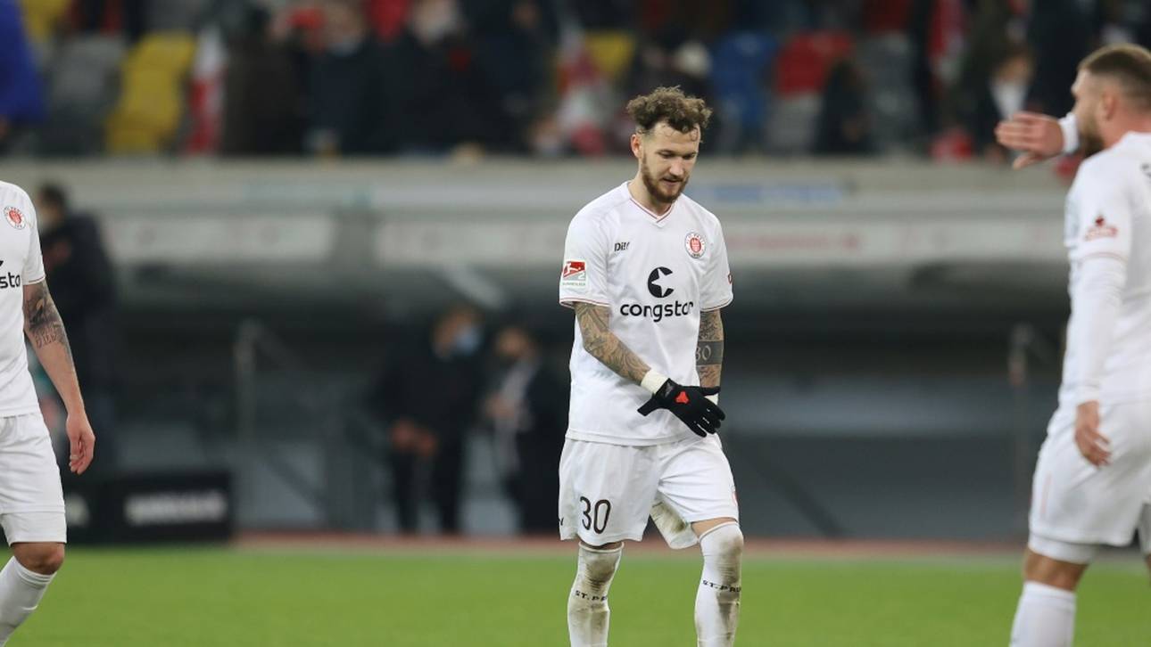 St. Pauli verliert in Rostock und gibt Tabellenführung ab