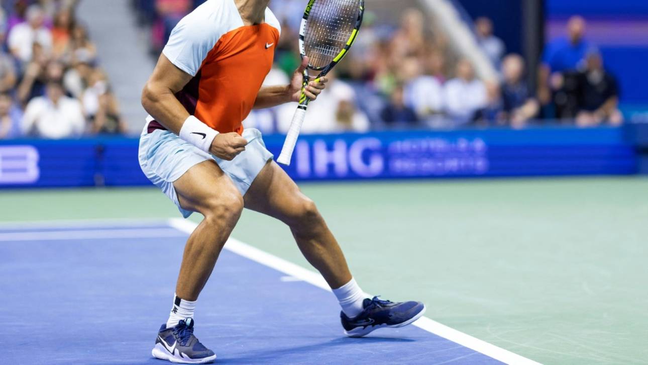 Alcaraz siegt nach Thriller