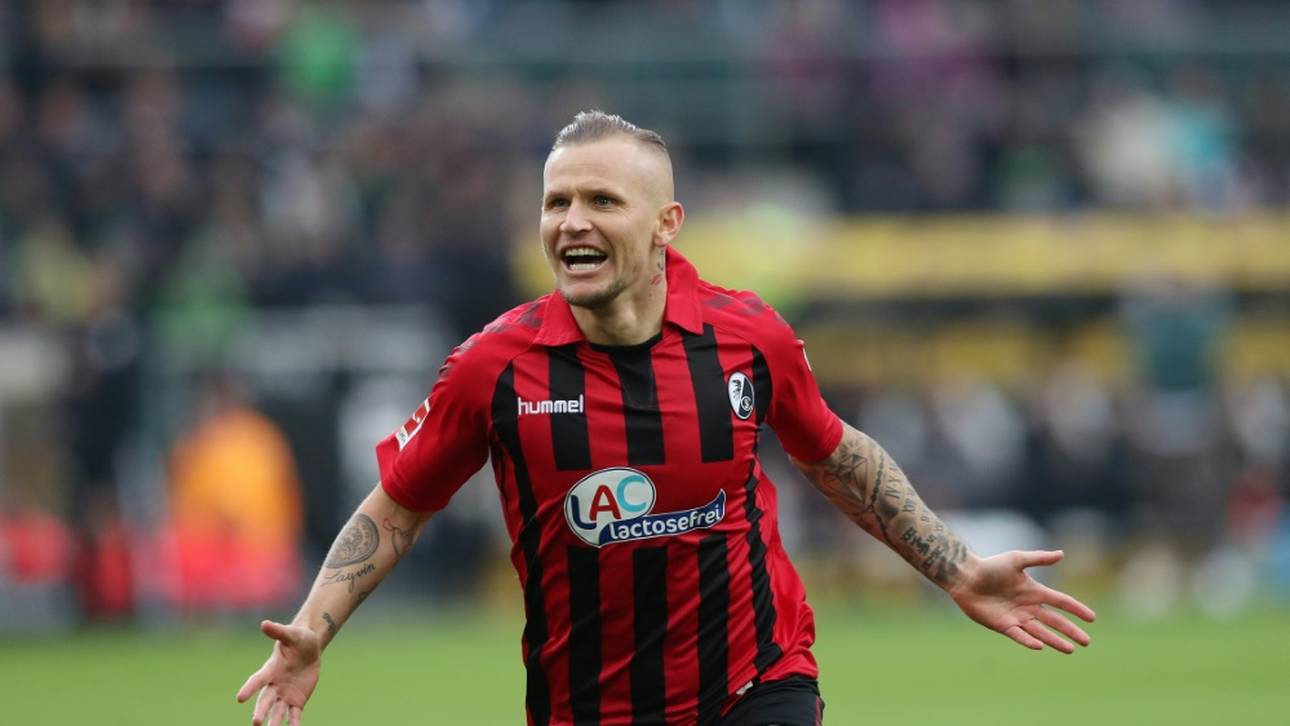 Ribery gratuliert Schmid zur Einstellung seines Rekordes