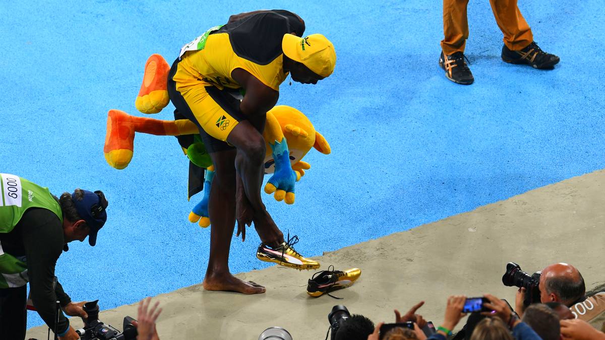 Bolt geht derweil bereits auf Pokemon-Jagd, oder was er hier auch immer genau vorhat