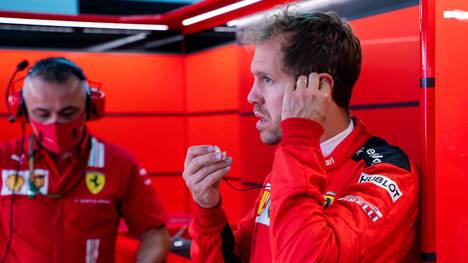 Sebastian Vettel (r.) findet er hat seine Ziele bei Ferrari nicht erreicht.  