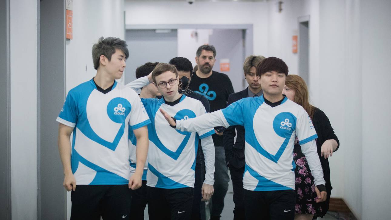 Cloud9 und WE vor Endrunden-Einzug