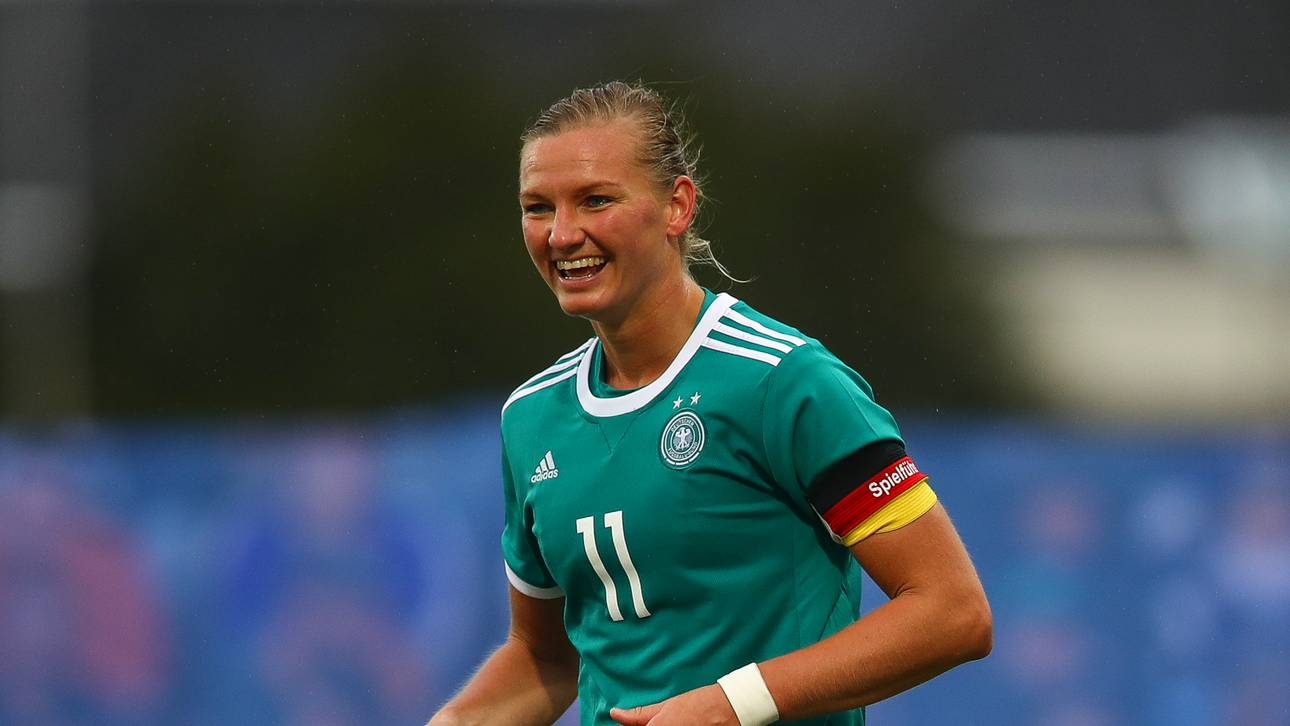 Hrubesch setzt auf Kapitänin Popp