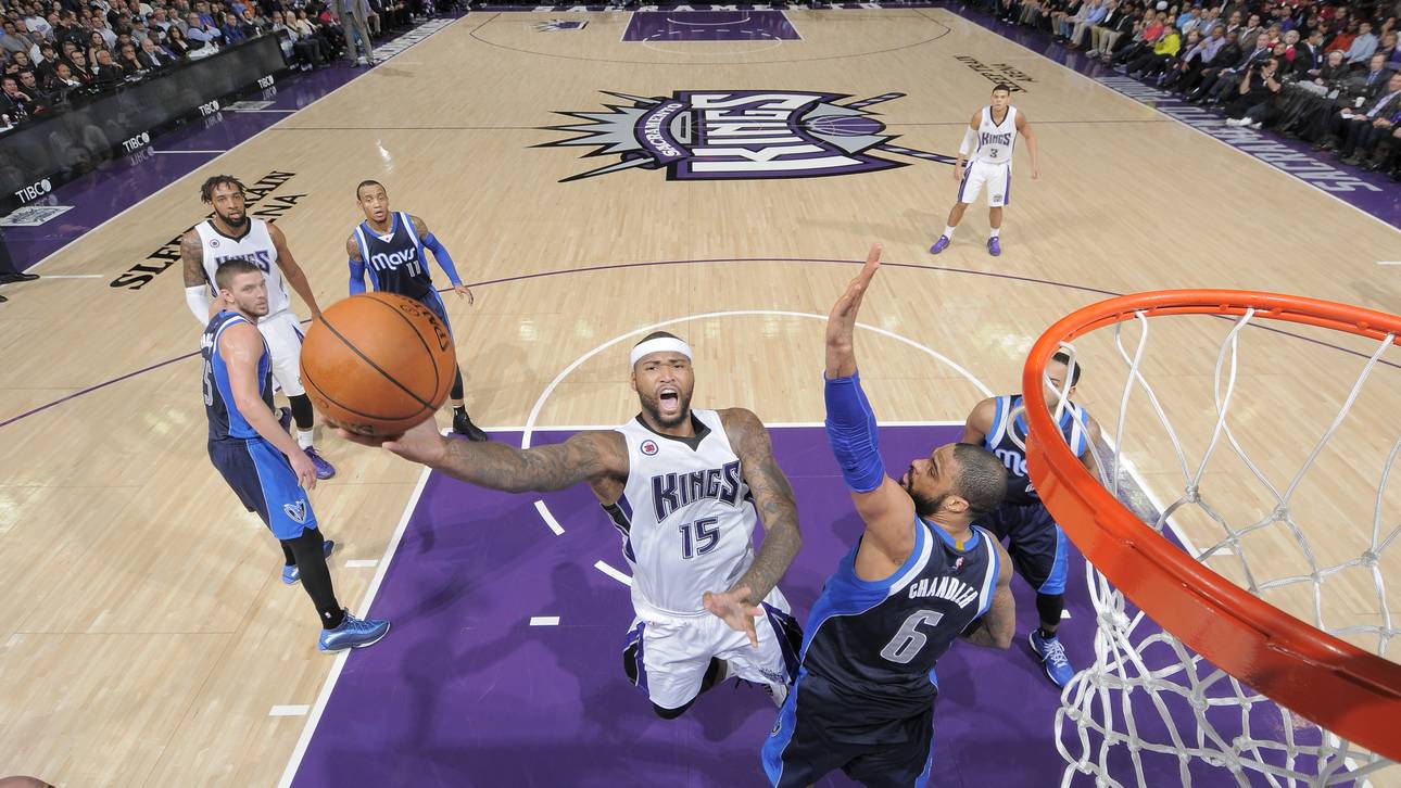 Dallas Mavericks v Sacramento Kings