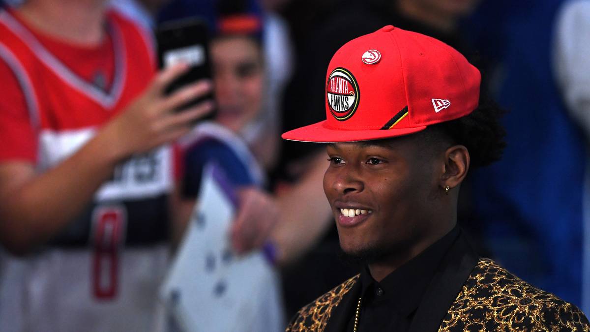 10 - CAM REDDISH (SF/Atlanta Hawks/Duke): Reddish wurde als neuer Paul George gefeiert, stand bei Duke aber im Schatten von Williamson und Barrett. Seine Quote bei 3ern und am Korb war für einen Point-Forward seiner Klasse eher schwach. Die Vielseitigkeit und Größe spricht aber für ihn. NBA-Vergleich: Tyreke Evans, Jeff Green