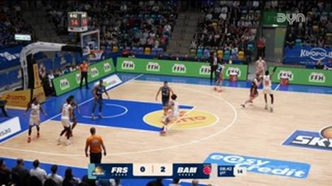 Die BBL-Highlights der Basketball-Partie SKYLINERS Frankfurt - BMA365 Bamberg Baskets im Video. 