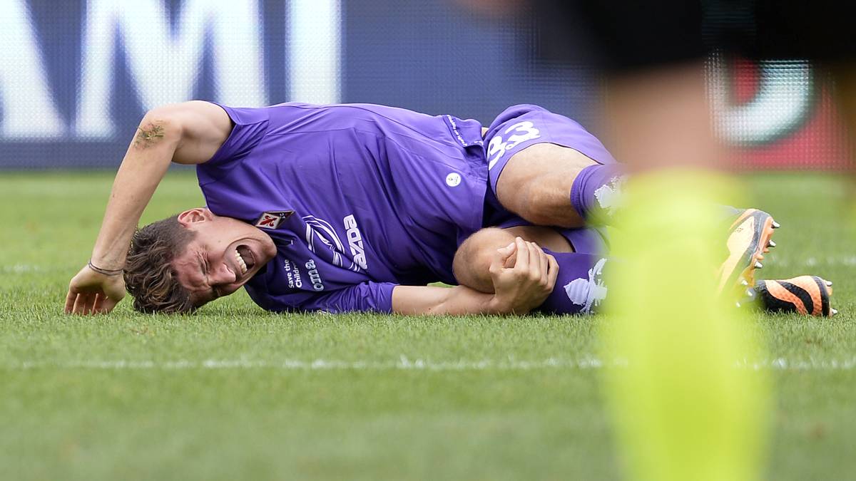 ...doch leider war sein Gastspiel in Florenz nicht von Erfolg geprägt. Zahlreiche schwere Verletzungen sorgten dafür, dass sich Gomez wahrscheinlich ungern an seine lila Zeit zurückerinnert. Zwei Jahre später wurde er an Besiktas verliehen, wo er noch immer eine Legende ist