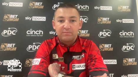 Nathan Aspinall mit einer Ansage vor dem Match gegen Michael van Gerwen. Am 15. Spieltag der Premier League of Darts geht es ums Ganze und ein Sieg öffnet die Tür Richtung Playoffs.