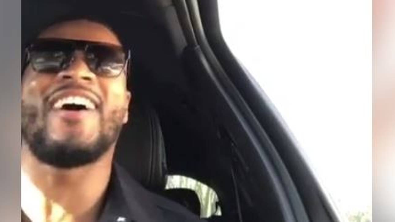 Singender Evra gibt Beziehungstipps