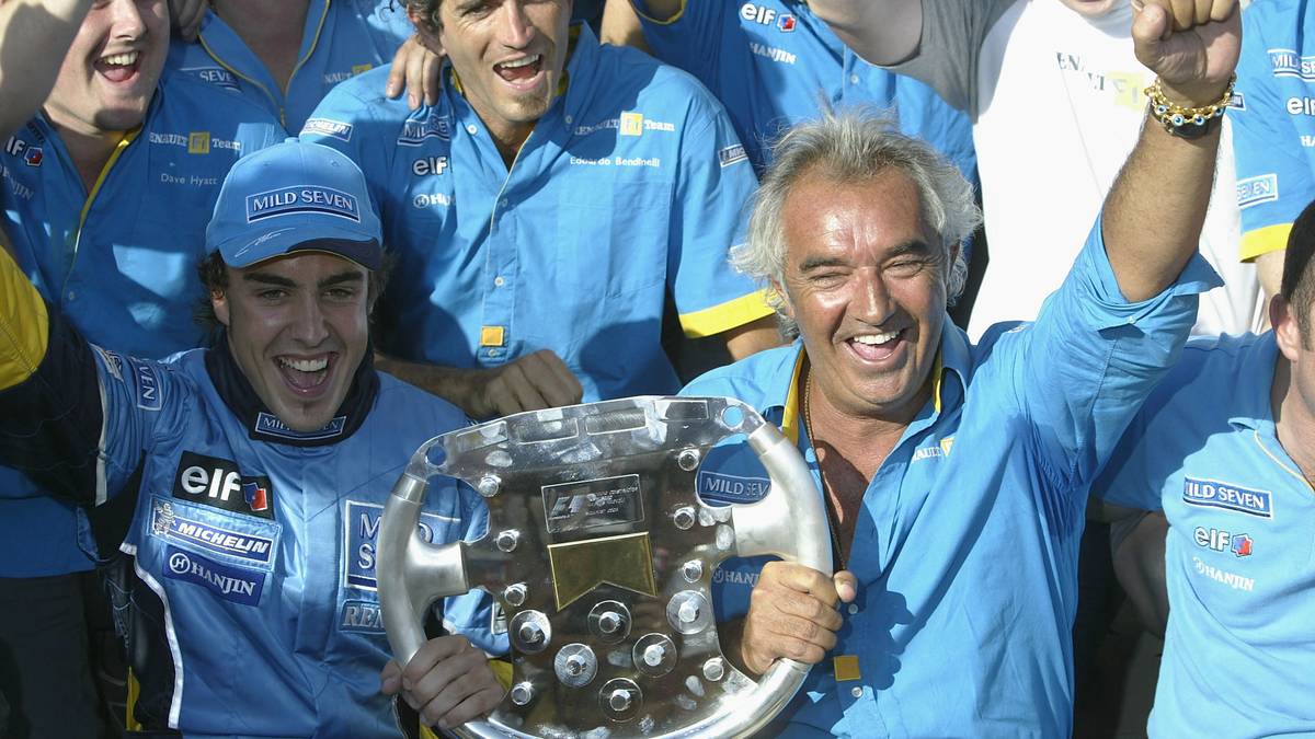 Über 50 Jahre dauert es, ehe der Spanier Ruttman als jüngsten Formel-1-Sieger aller Zeiten ablöst. 2003 siegt Alonso, damals 22 Jahre und 26 Tage alt, in Ungarn und feiert den Triumph mit seinem damaligen Boss Flavio Briatore