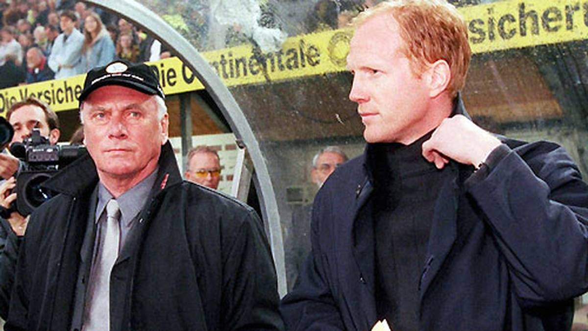 Das letzte Mal auf der Trainerbank begab sich Lattek im Jahr 2000, als Borussia Dortmund den Routinier noch einmal reaktivierte und ihn gemeinsam mit Trainerneuling Matthias Sammer auf die Bank beorderte, um den BVB vor dem Abstieg zu retten