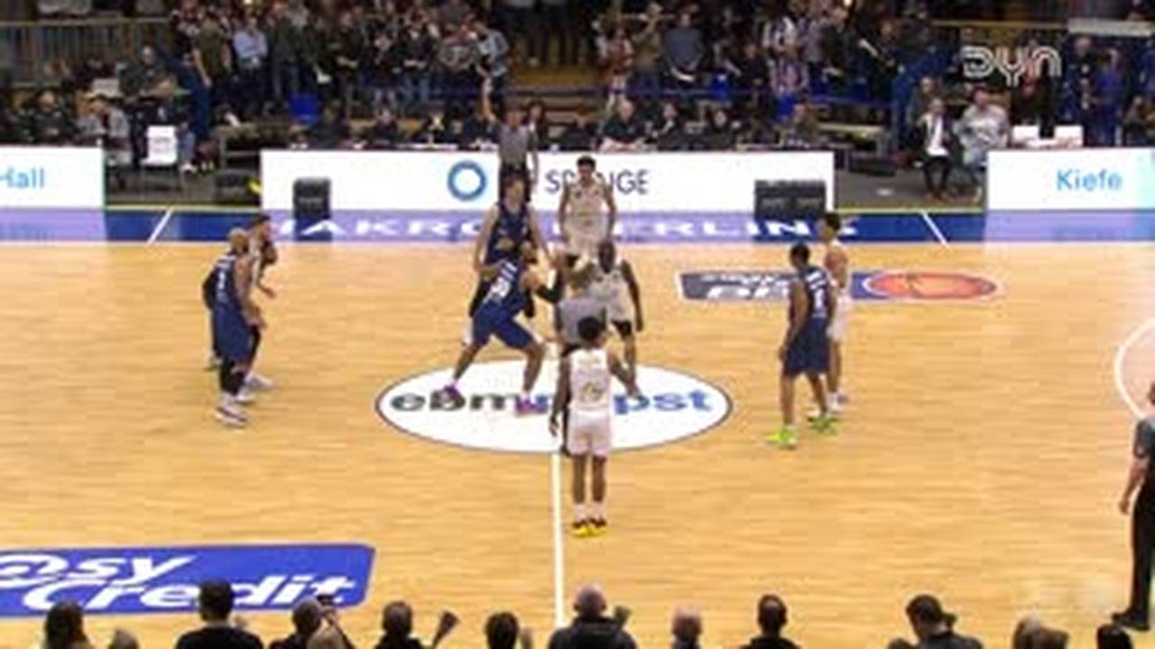 Spiel Highlights zu HAKRO Merlins Crailsheim - Basketball Löwen Braunschweig