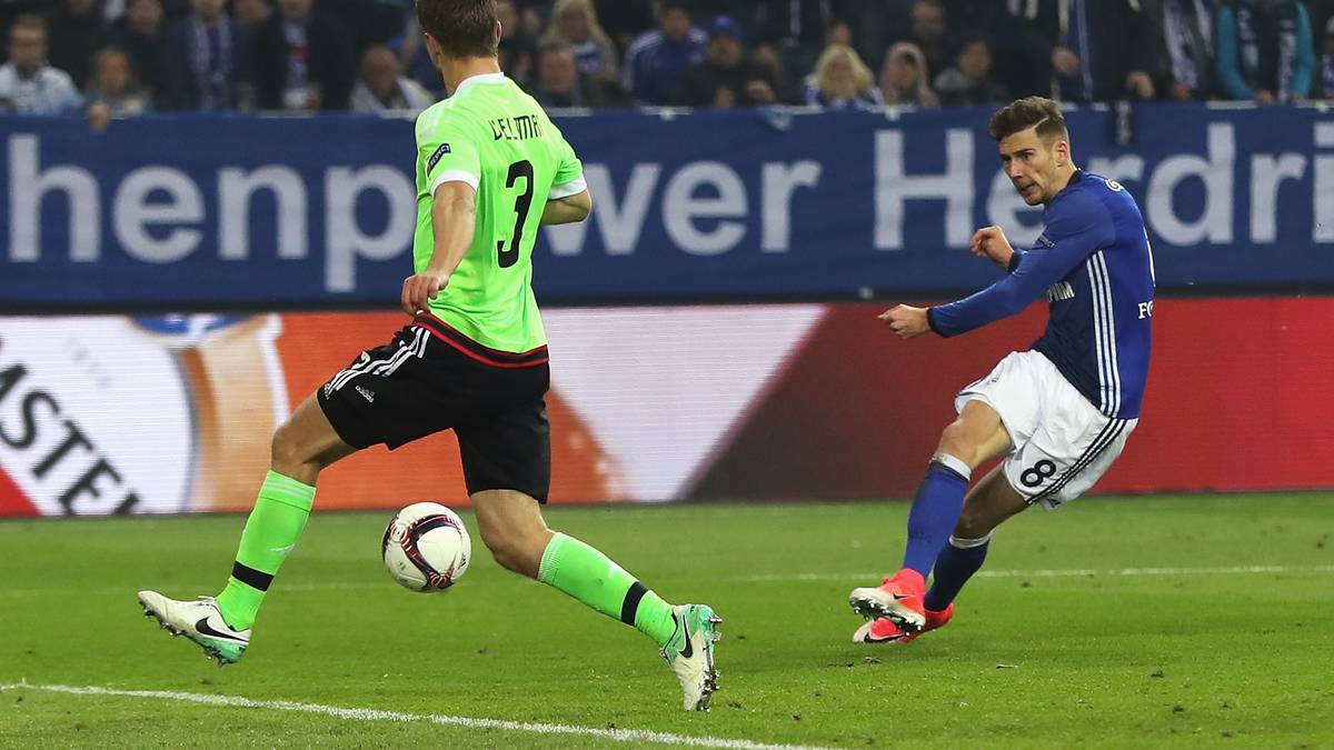 Nach Wiederanpfiff schlägt Goretzka dann zu und bringt Schalke in Front