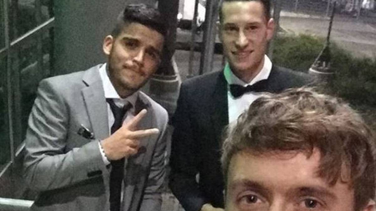 Max Kruse hat ein breites Grinsen auf dem Gesicht