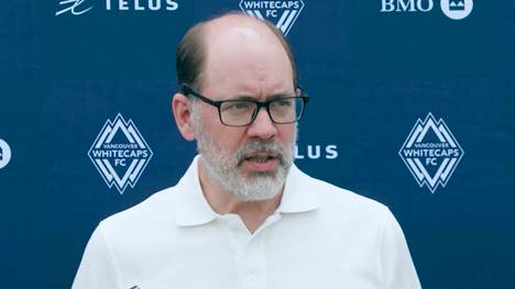 Axel Schuster, Sportdirektor der Vancouver Whitecaps, erläutert den Prozess rund um den Transfer von Thomas Müller. Dabei gingen die Berater des Bayers fälschlicherweise davon aus, dass der Verein kein Interesse habe.