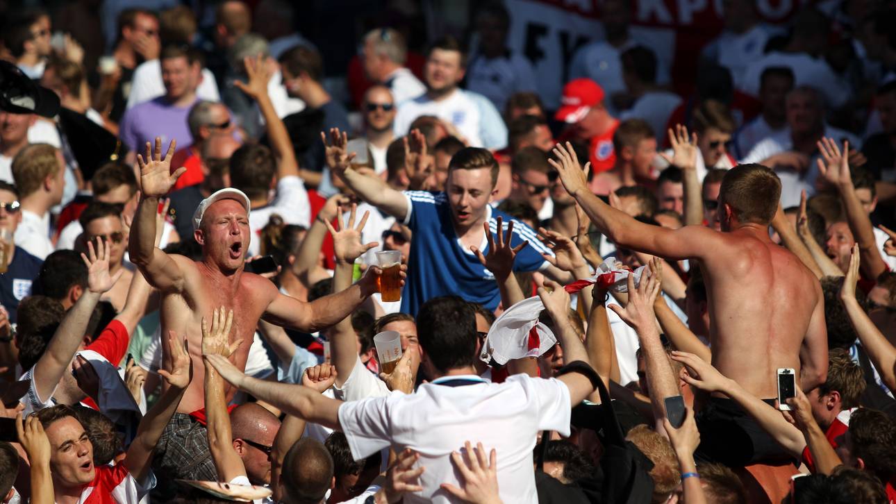 Verletzte Fans zurück nach England