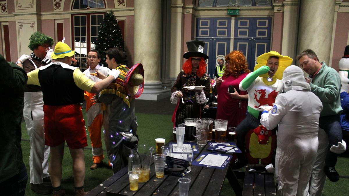 Bei diesen Freunden aus Wales sieht es eher nach Katerfrühstück aus