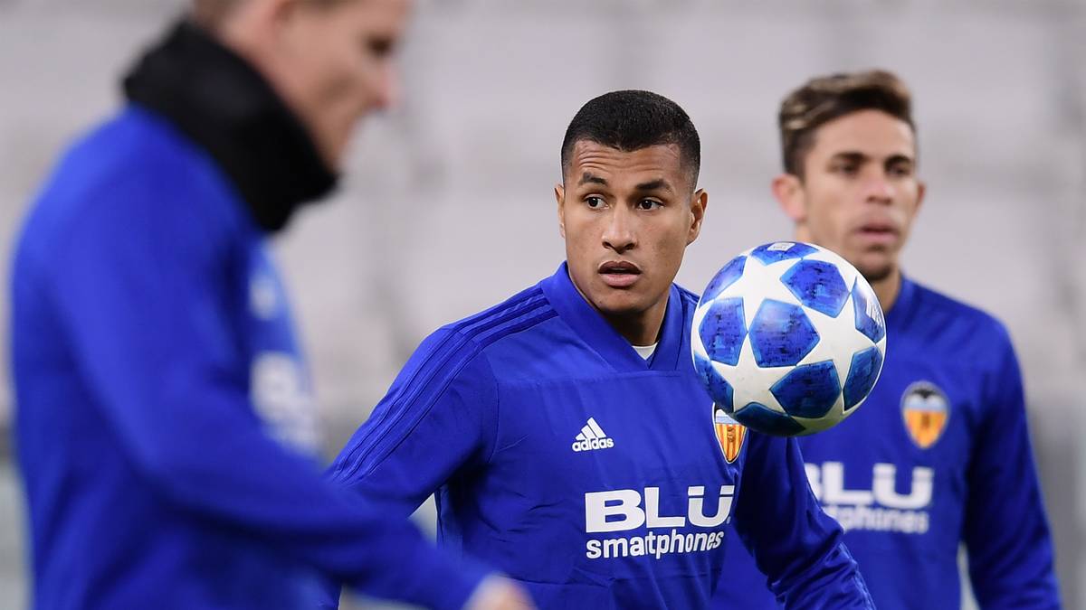 JEISON MURILLO: Daher sahen sich die Klubverantwortlichen zum Handeln gezwungen und liehen Murillo für zwei Millionen Euro aus Valencia aus. Eine Kaufoption in Höhe von 25 Millionen Euro kann Barcelona im Sommer ziehen