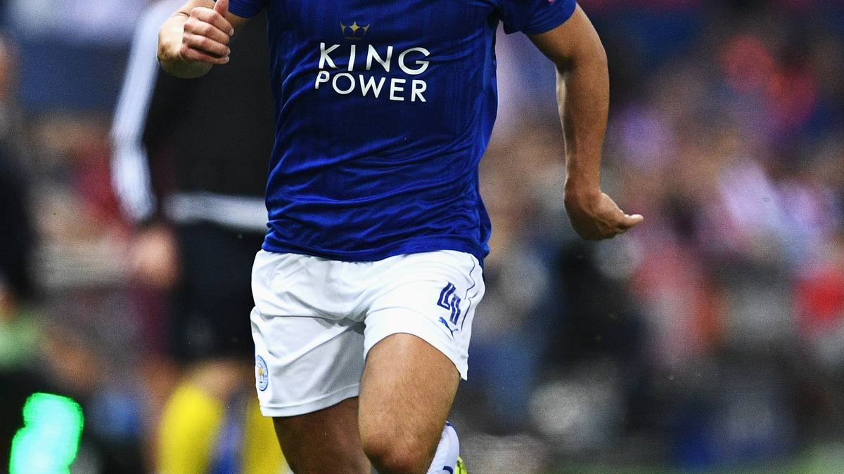 DANNY DRINKWATER (FC Chelsea): Nachdem der Transfer von Ross Barkley (Everton) kurzfristig scheiterte, entschied sich Chelsea um - und gab um 2 Uhr nachts die Verpflichtung des Leicesters-Stars bekannt. Drinkwater soll 38 Millionen Euro kosten und unterschrieb für fünf Jahre