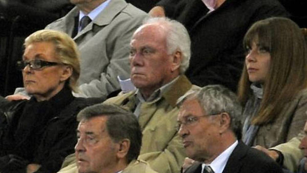 Beim bitteren 0:4 in der Champions League beim Barcelona im Jahr 2009 saß Lattek auf der Tribüne und weinte Tränen der Wut und Enttäuschung