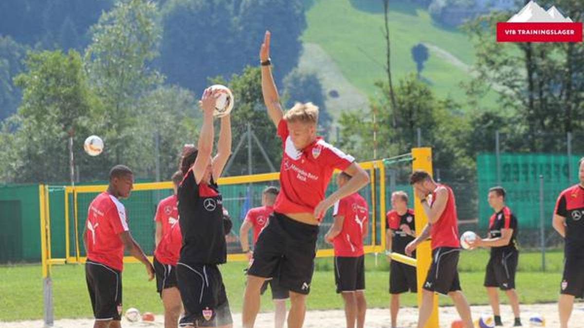 Sobald der Durst gestillt ist, wird im Sand wieder gesprungen...