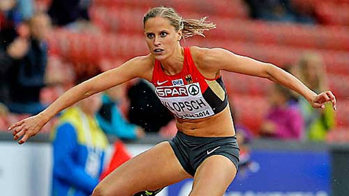 Hübsch und fokussiert: Die deutsche Meisterin Christiane Klopsch zieht über 400 Meter Hürden locker ins Halbfinale ein