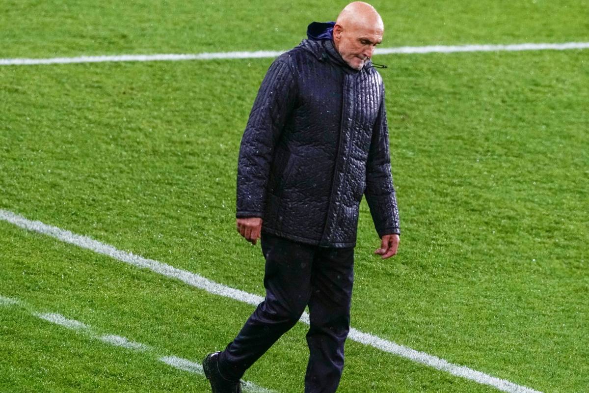"Gedemütigt": Presse zählt Italiens Nationaltrainer an