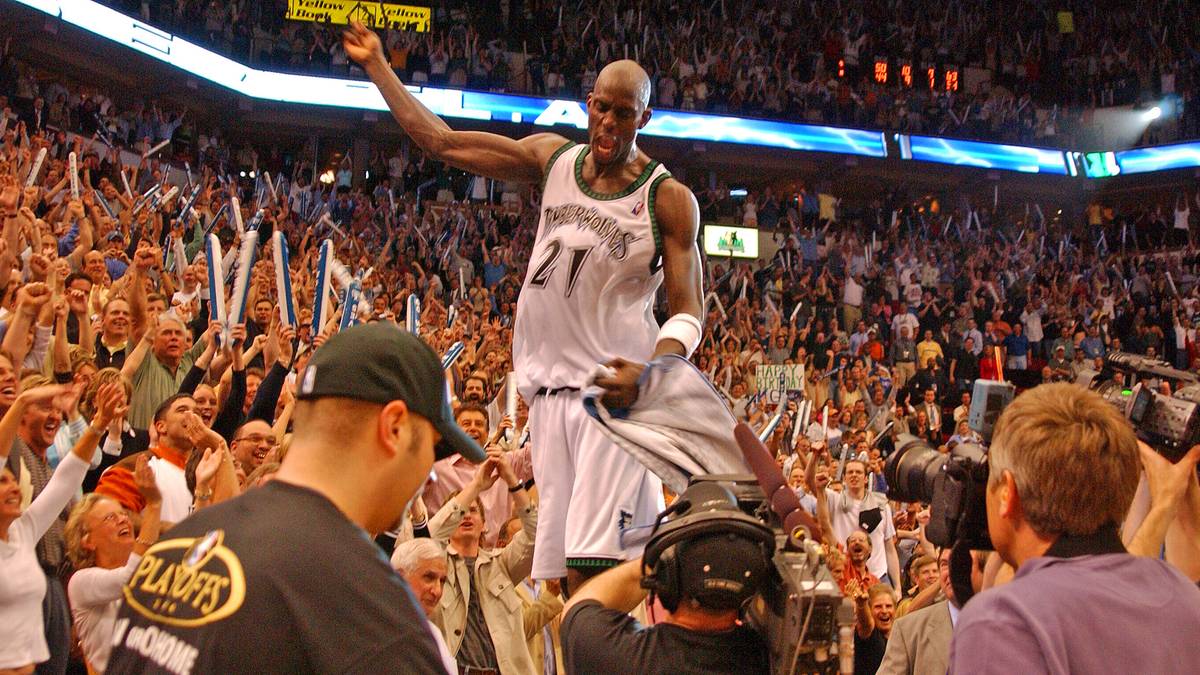 Am 31. Juli 2007 sprengen die Boston Celtics für Kevin Garnett alle Dimensionen. Der Superstar von den Minnesota Timberwolves kommt in einem Blockbuster-Trade nach "Beantown" - im Gegenzug wechseln so viele Spieler wie noch nie den Klub