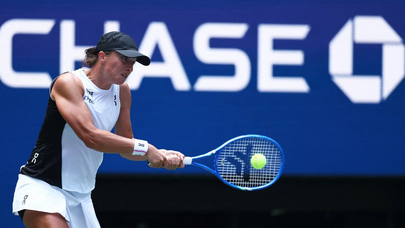 Swiatek müht sich in Runde drei