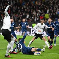 Eintracht Frankfurt muss sich gegen den VfL Bochum mit einem Remis begnügen. Die Hessen sind nun bereits seit sieben Pflichtspielen ohne Sieg.