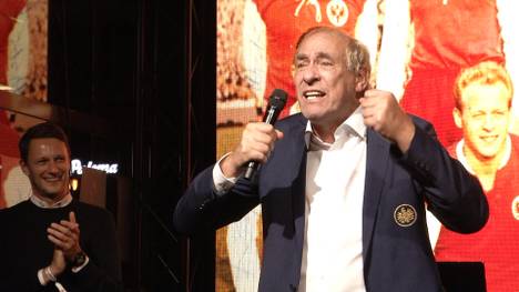 Eintracht-Präsident Peter Fischer hat mal wieder einen rausgehauen. Vor dem Supercup gegen Real Madrid sprach er zu den Fans der Hessen.