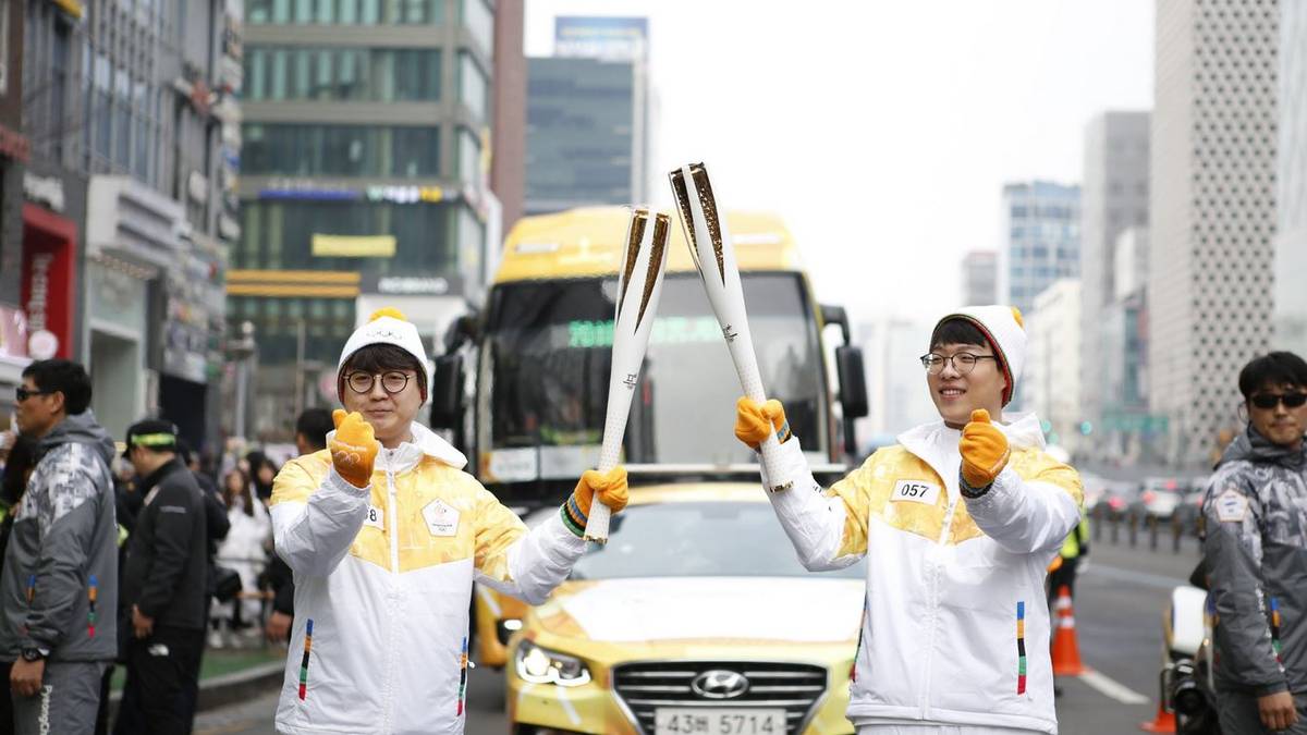 Dieser übergab die Flamme an seinen berüchtigten Kollegen von der Top-Lane: Song "Smeb" Kyung-ho