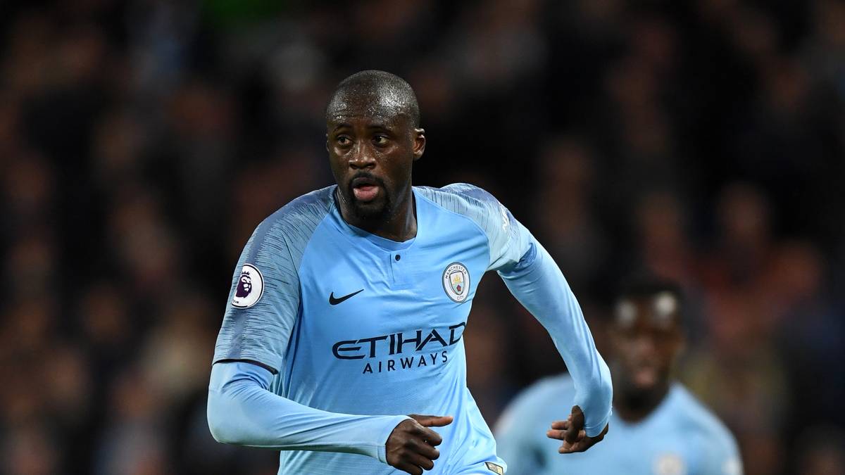 Zwar gewann der Nationalspieler der Elfenbeinküste dreimal die Meisterschaft in der Premier League, kam aber in den letzten Jahren immer weniger zum Zug. Jetzt ist er ohne Vertrag, vagen Gerüchten über eine Anstellung bei West Ham oder in Marseille folgte nichts Konkretes