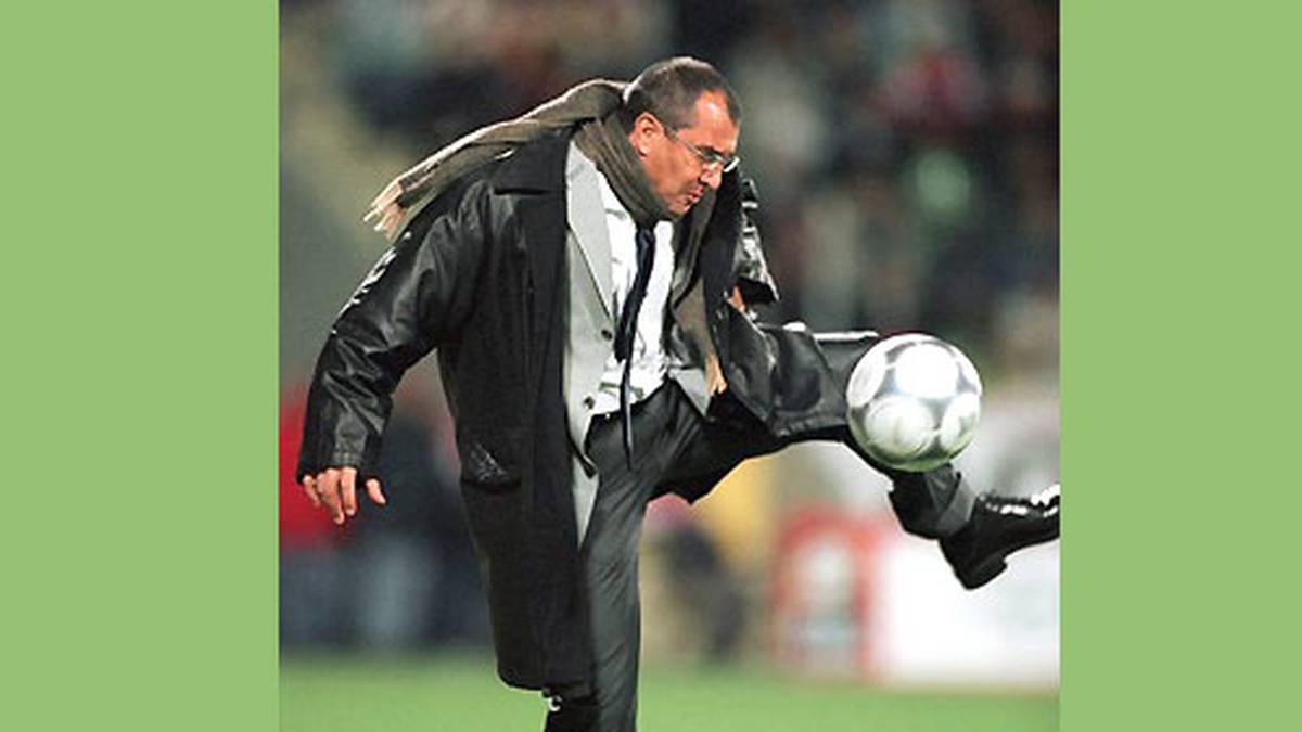 Die höchste Pleite, die je ein Bundesligist gegen einen Drittligisten kassiert, ist das 1:6 von Eintracht Frankfurt bei der Reserve des VfB Stuttgart. Eintracht-Trainer Felix Magath wird wenig später Coach in Stuttgart