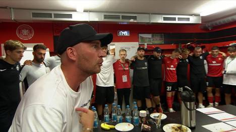 Die SG Sonnenhof Großaspach trifft in der ersten Runde des DFB-Pokals auf Bayer Leverkusen. Vor dem Spiel sorgt Trainer Pascal Reinhardt mit seiner Kabinenansprache für Emotionen. 