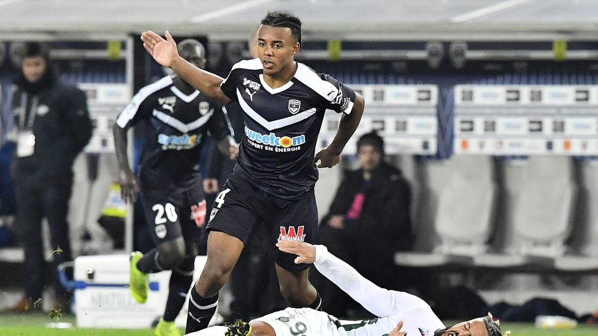 JULES KOUNDÉ: Der 20-Jährige Innenverteidiger kommt für 25 Millionen Euro von Girondins Bordeaux. Der Franzose ist bislang der teuerste Neuzugang in dieser Saison. Koundé ist nicht der ersten Spieler, den Monchi aus Frankreich verpflichtet