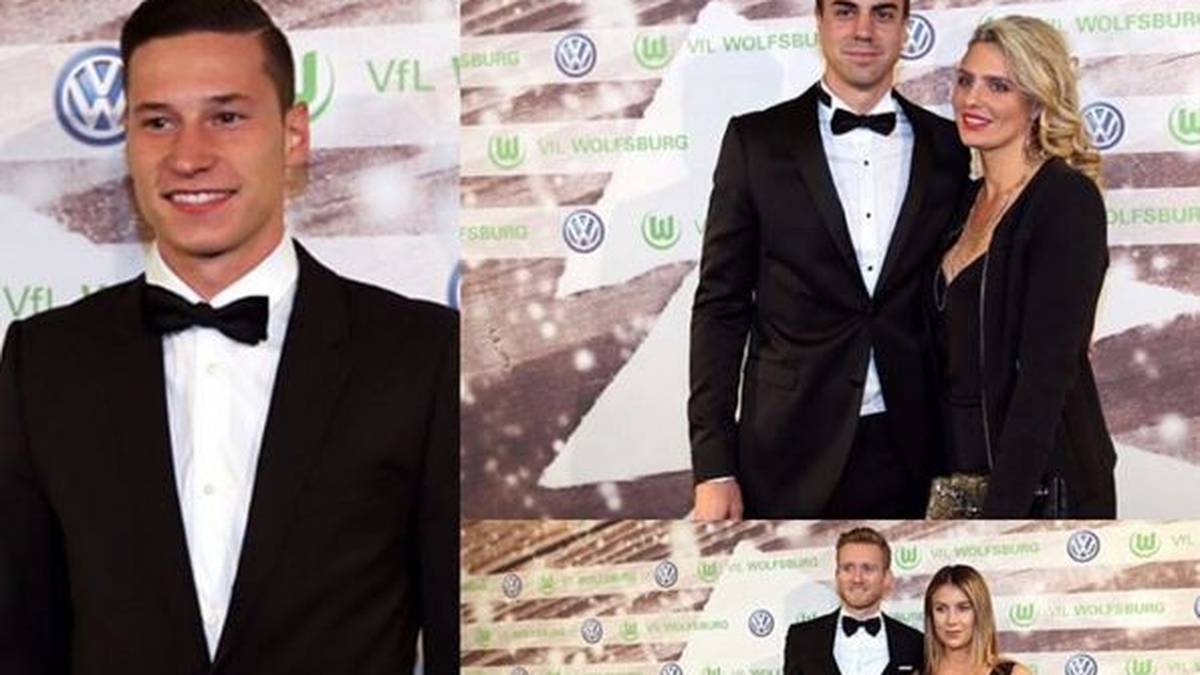 Das Jahr neigt sich dem Ende zu und die Fußballer schmeißen sich in Schale. Der Grund: In der Bundesliga stehen die alljährlichen Weihnachtsfeiern an. So auch beim VfL Wolfsburg. Julian Draxler, Diego Benaglio und Andre Schürrle kommen gut gekleidet und gelaunt. SPORT1 zeigt die Xmas-Partys der Fußballer