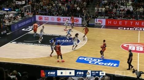 Die BBL-Highlights der Basketball-Partie NINERS Chemnitz - SKYLINERS Frankfurt im Video.